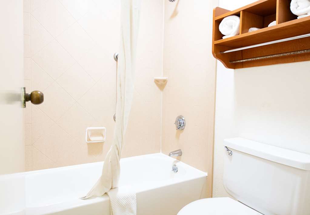 QUALITY INN MONROE-guestroom-Guest Room,Bathroom,On-Site.jpg
