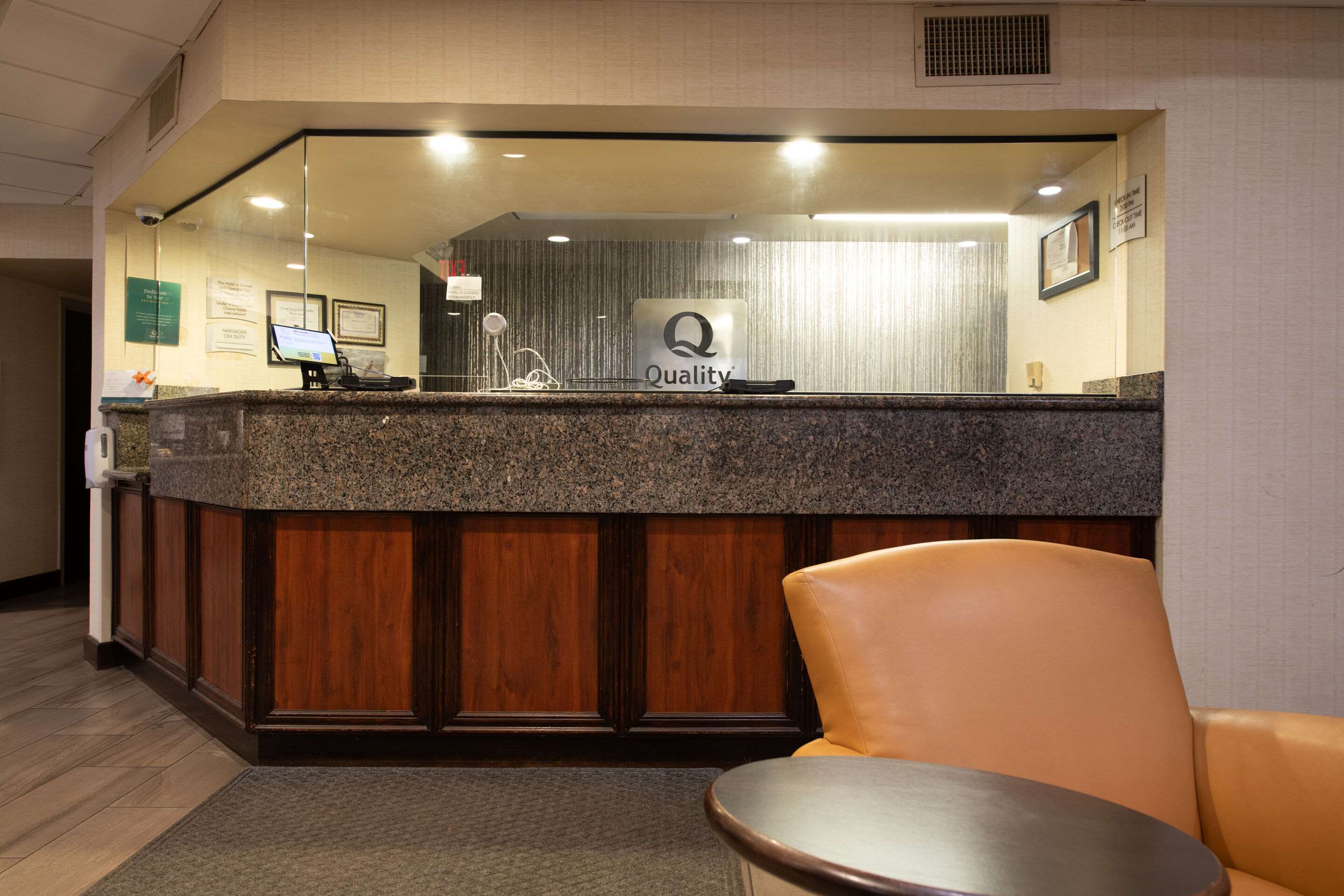 Front desk | Quality Inn Monroe