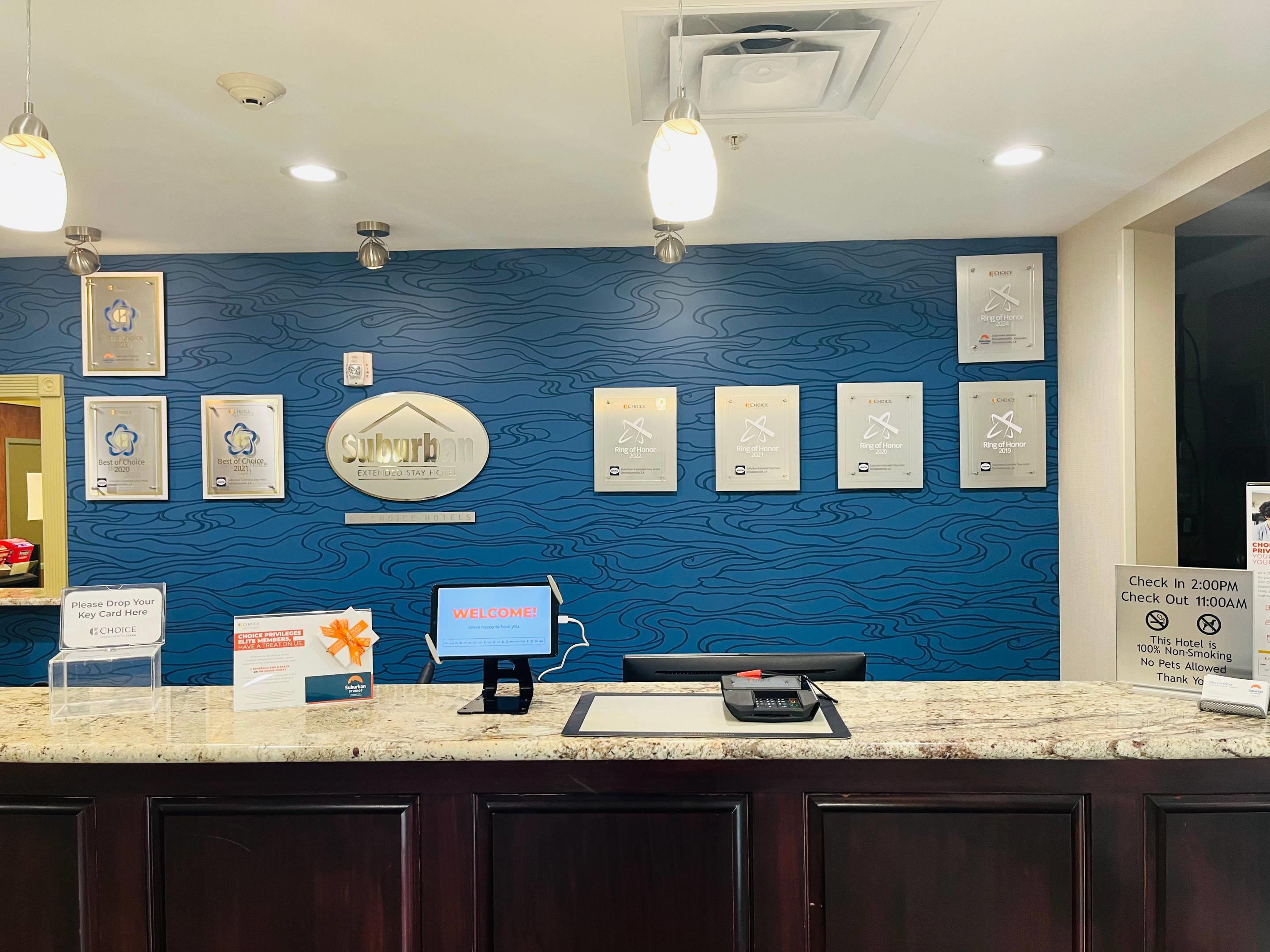 Front desk | Suburban Studios Donaldsonville - Gonzales