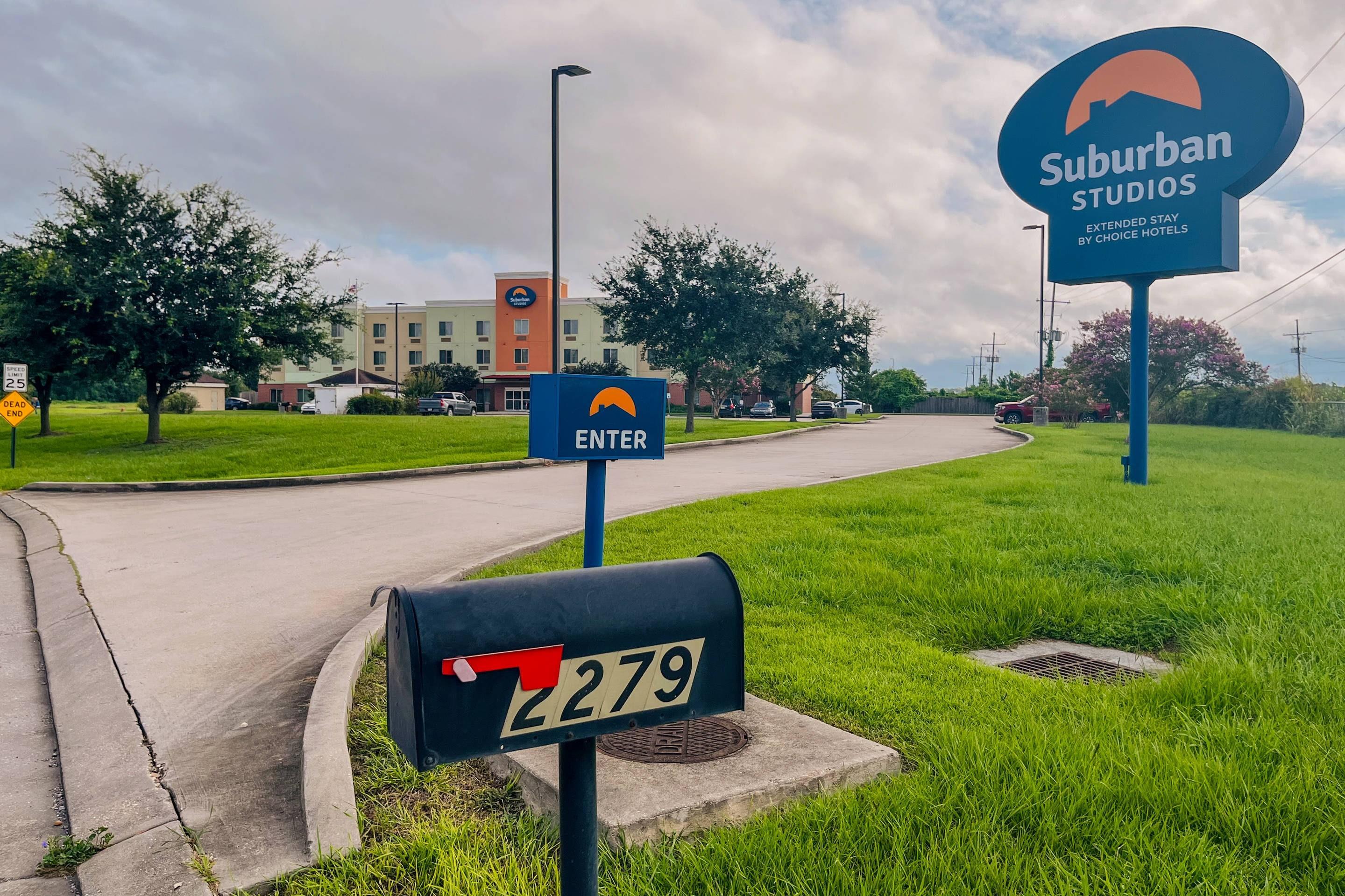 Hotel Entrance | Suburban Studios Donaldsonville - Gonzales