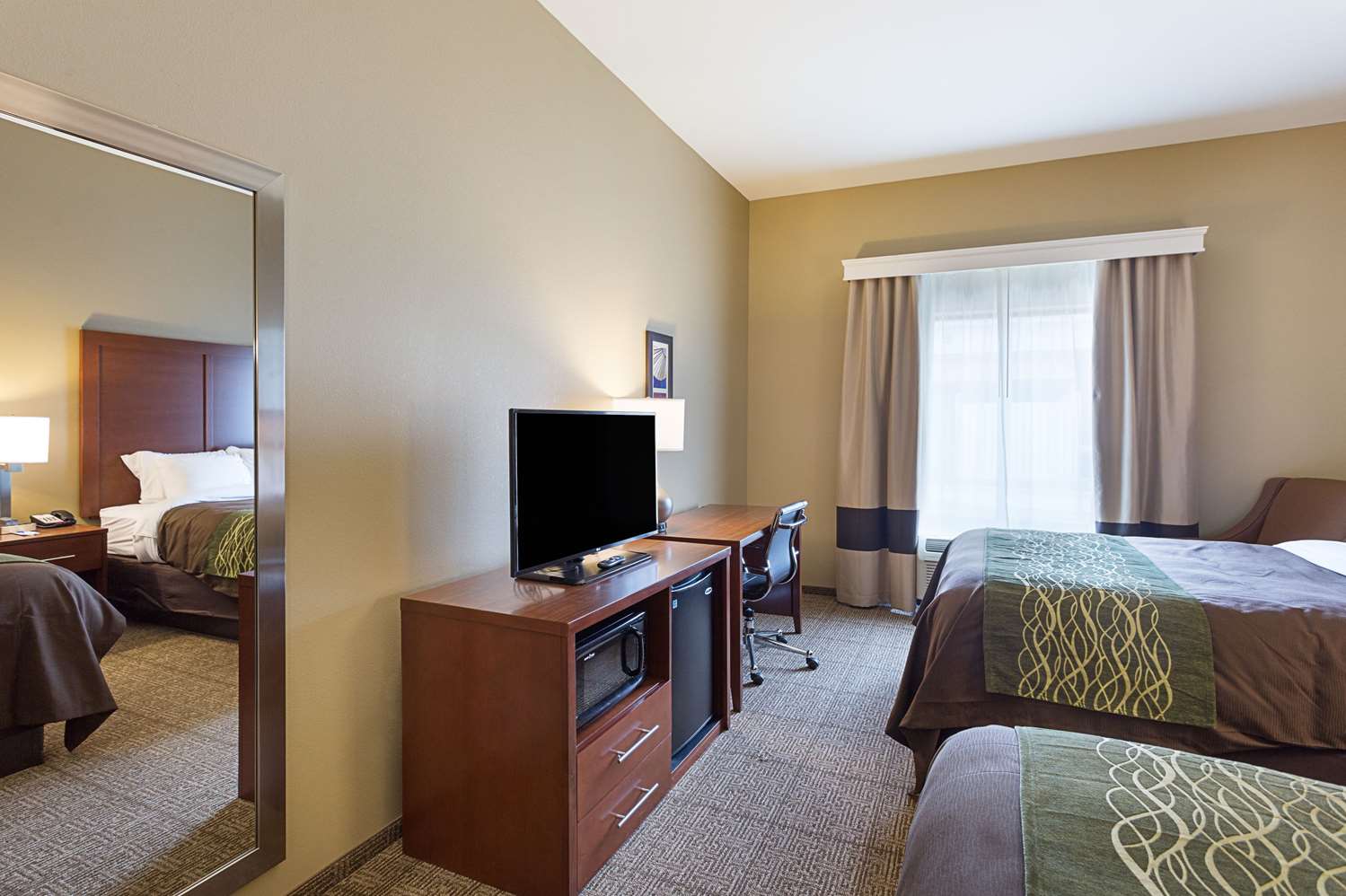 Comfort Inn & Suites Zachary, LA See Discounts
