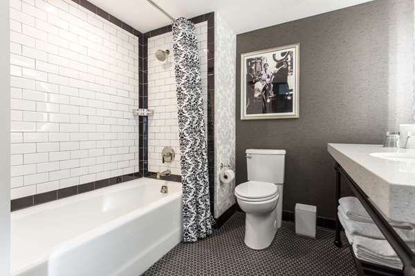  - Cambria Hotel Downtown Warehouse District New Orleans