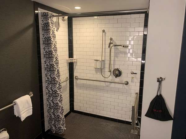  - Cambria Hotel Downtown Warehouse District New Orleans