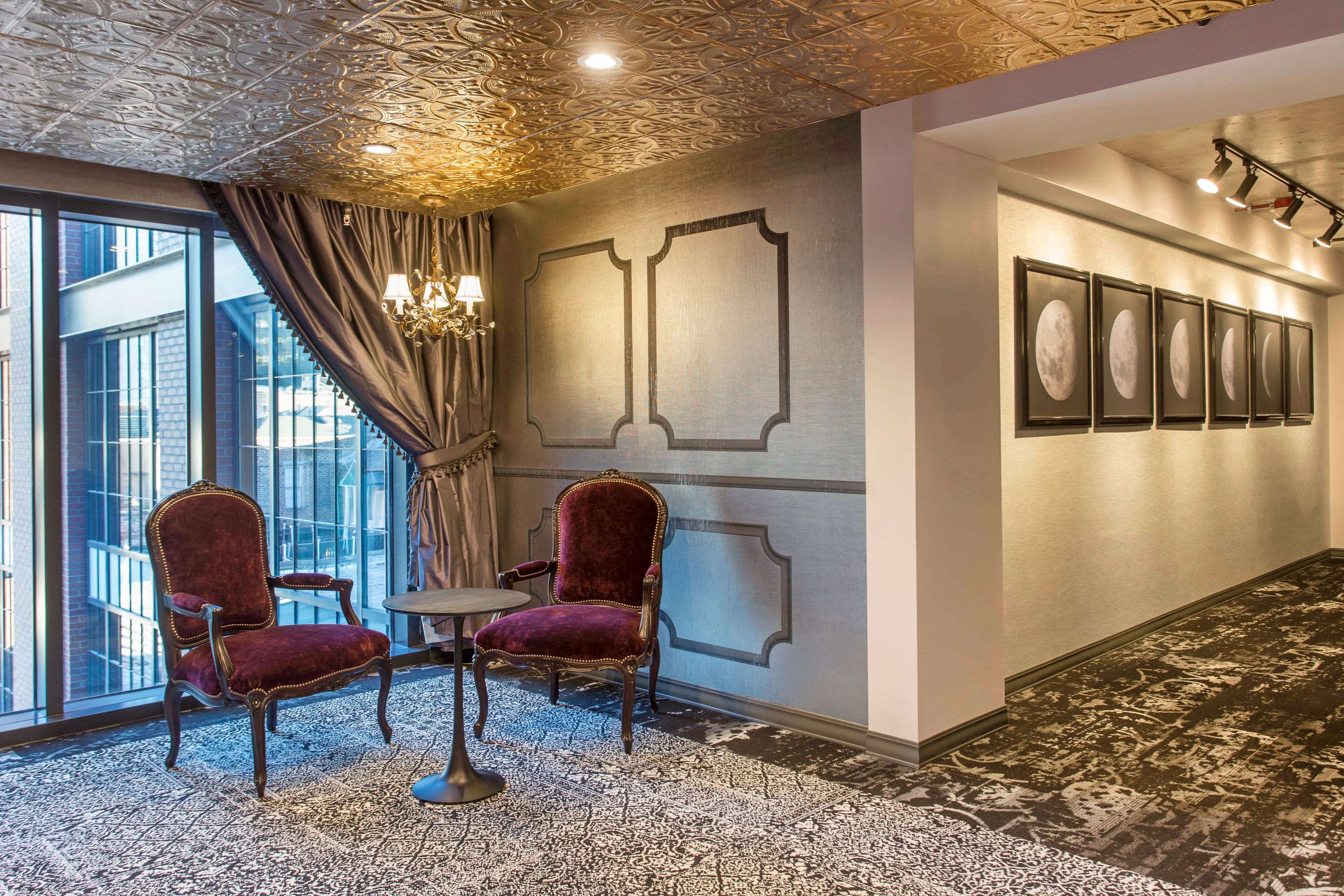 Lobby with sitting area