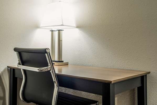 Suite - Quality Suites Lake Charles - I-10, Exit 29 & 30B