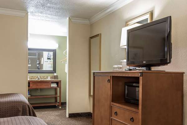  - Clarion Inn Morgan City