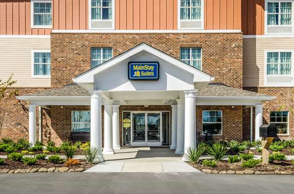Exterior view - MainStay Suites Hackberry