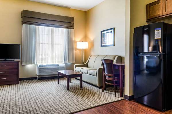 Suite - MainStay Suites Hackberry
