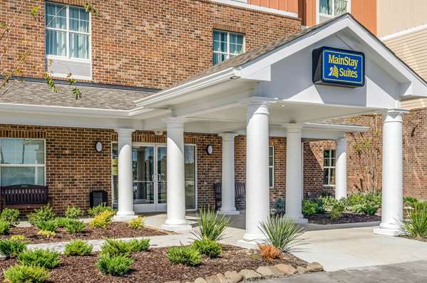 Exterior view - MainStay Suites Hackberry