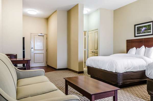 Suite - MainStay Suites Hackberry