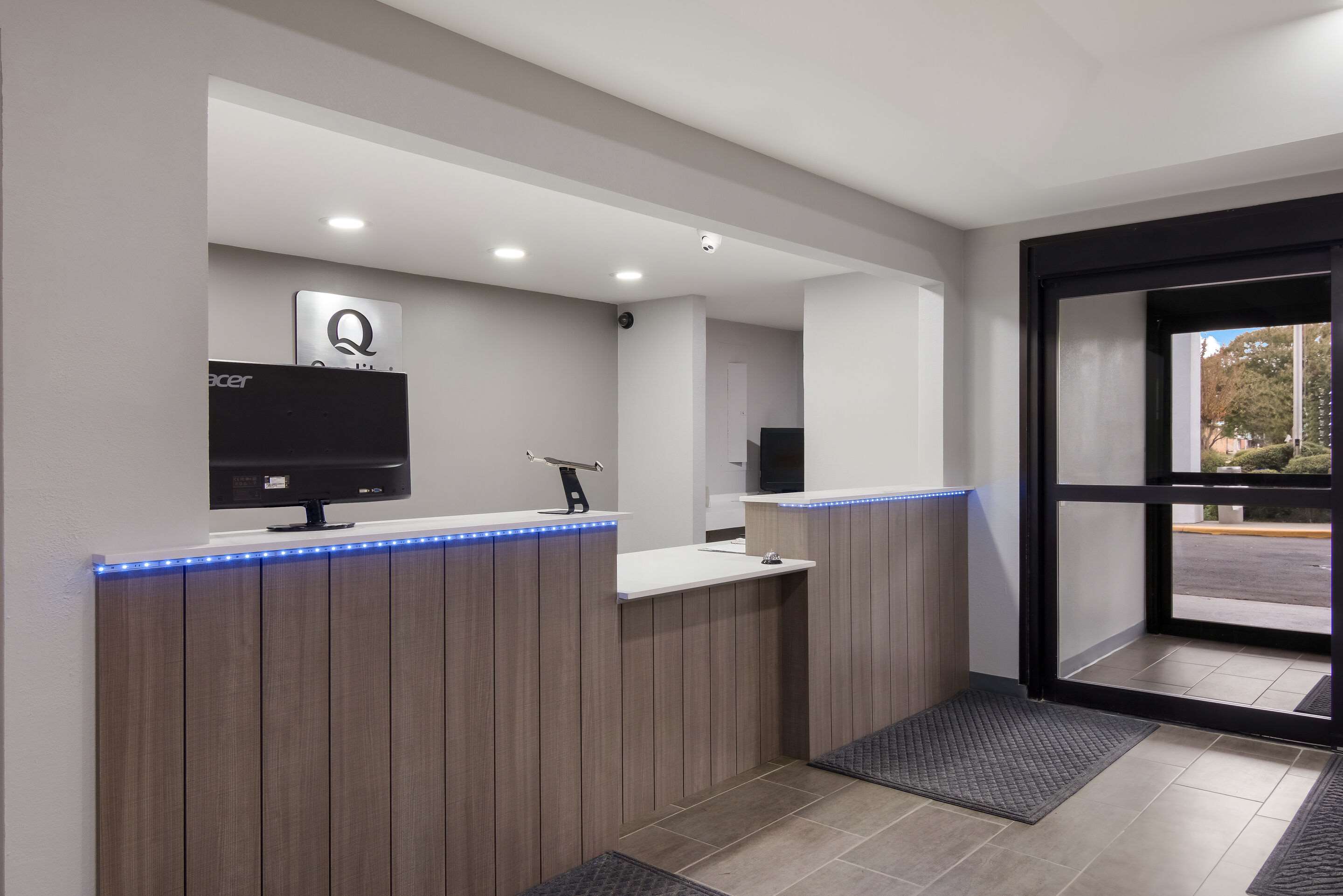 Hotel lobby | Quality Inn near Casinos and Convention Center