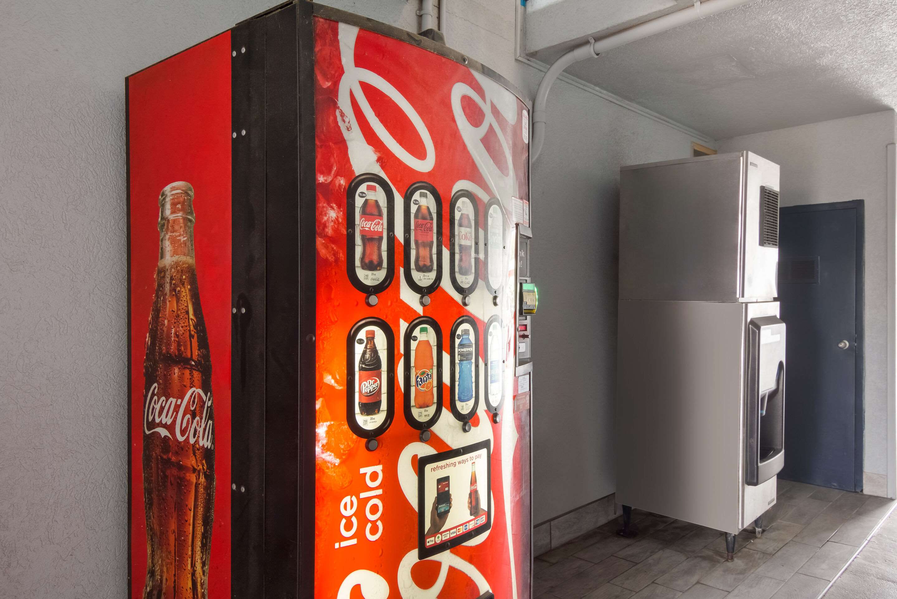 Hotel vending area | Quality Inn near Casinos and Convention Center