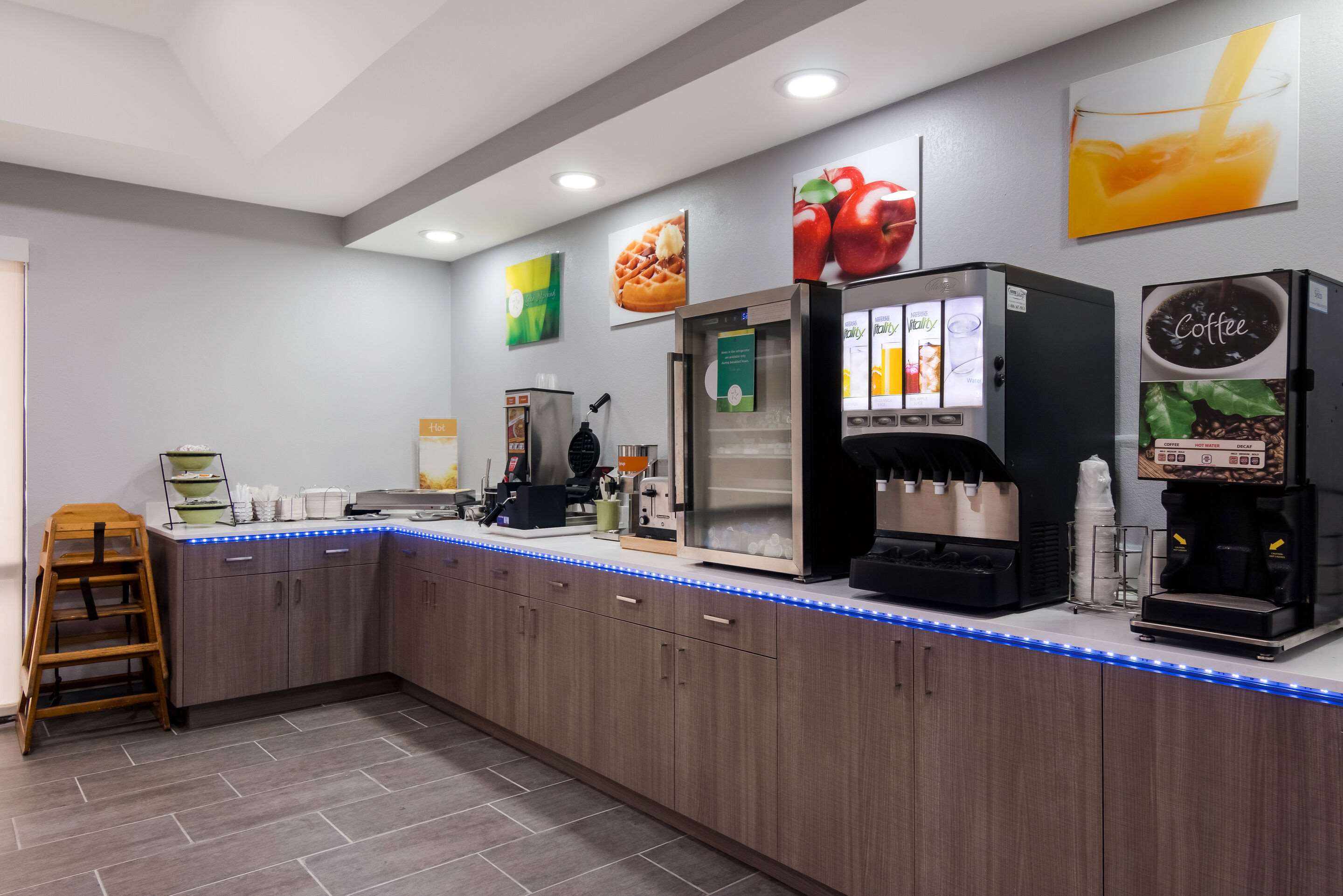 Breakfast counter | Quality Inn near Casinos and Convention Center