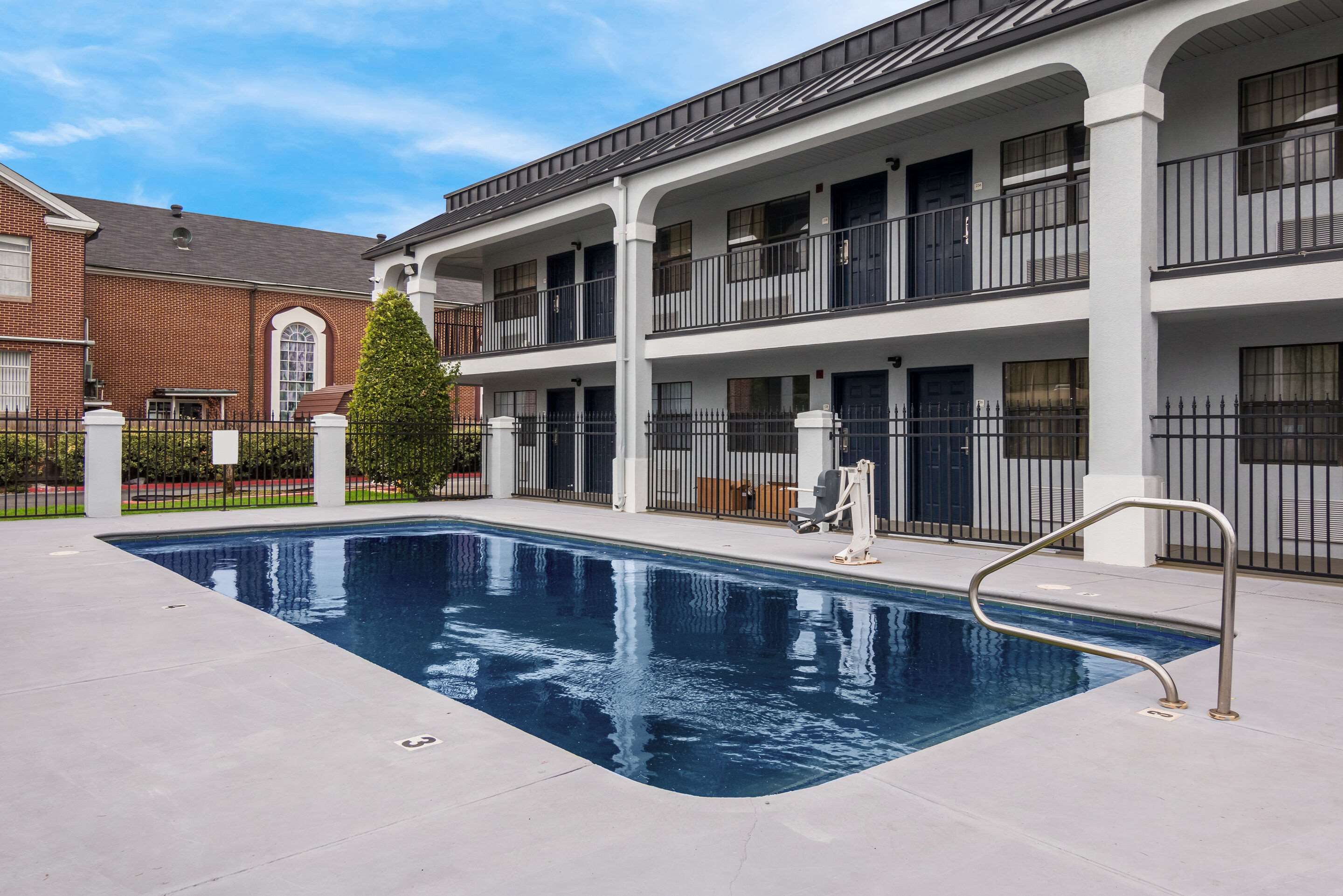 Outdoor pool | Quality Inn near Casinos and Convention Center