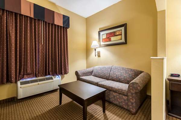 Suite - Quality Inn & Suites Lafayette - I-10, Exit 103