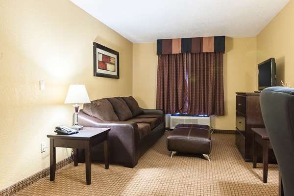 Suite - Quality Inn & Suites Lafayette - I-10, Exit 103