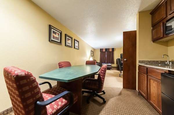 Suite - Quality Inn & Suites Lafayette - I-10, Exit 103