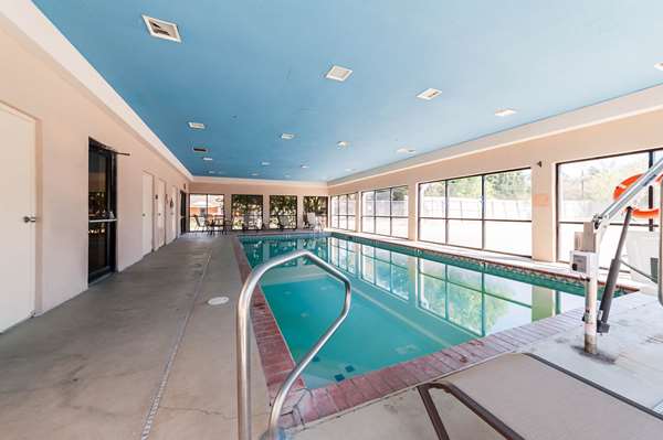 Pool - Quality Inn & Suites Lafayette - I-10, Exit 103
