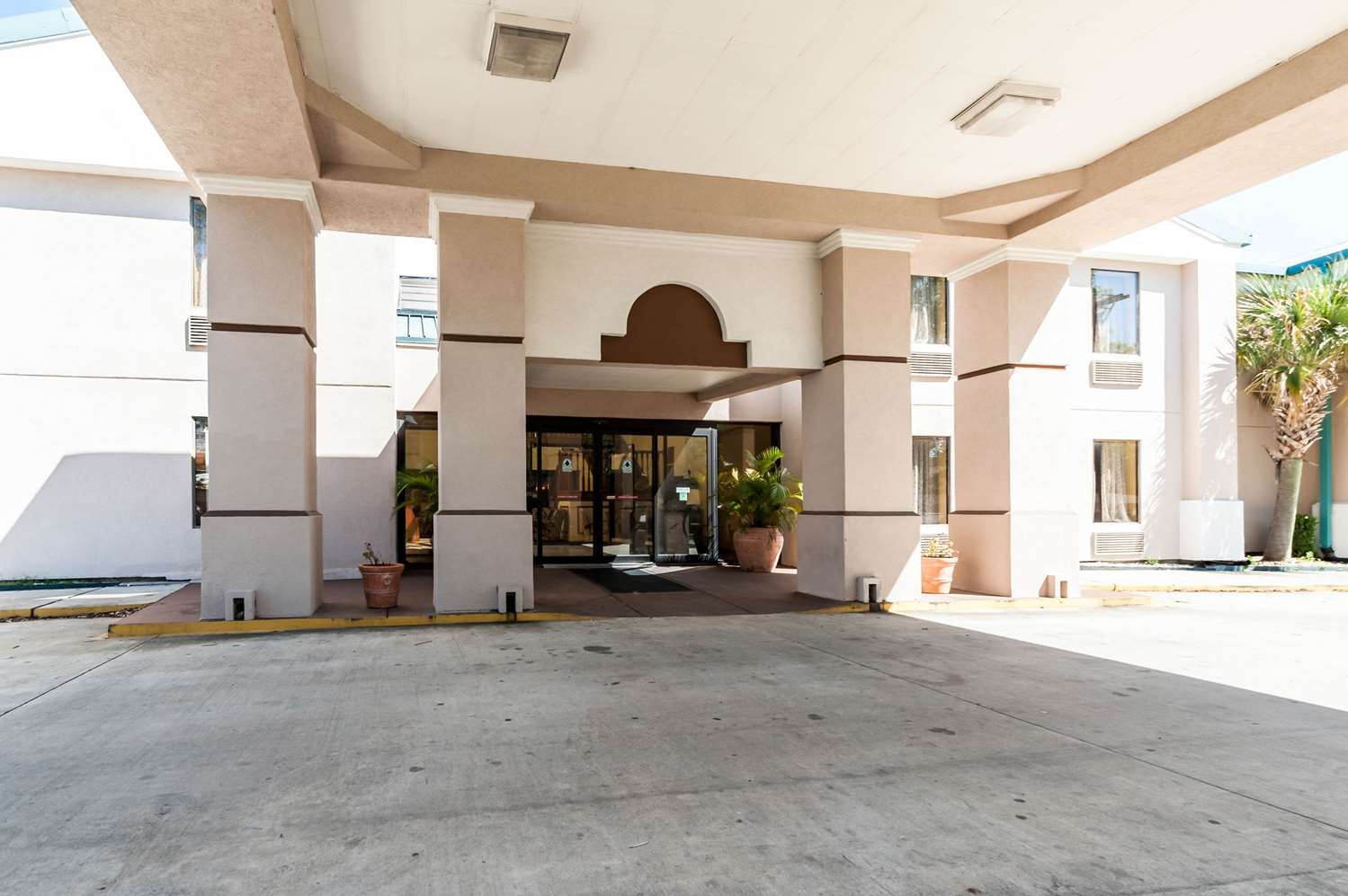 Quality Inn & Suites Lafayette, LA See Discounts