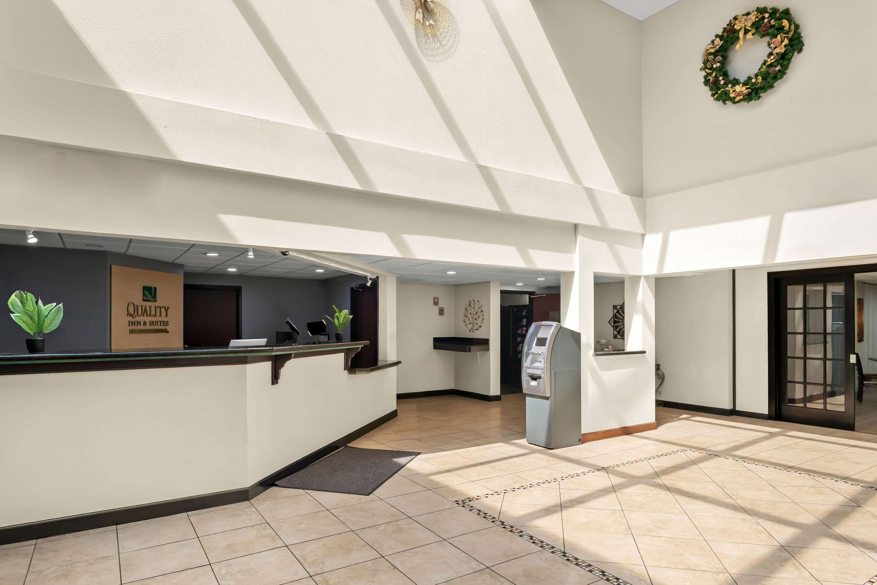 Hotel lobby | Quality Inn & Suites Lafayette