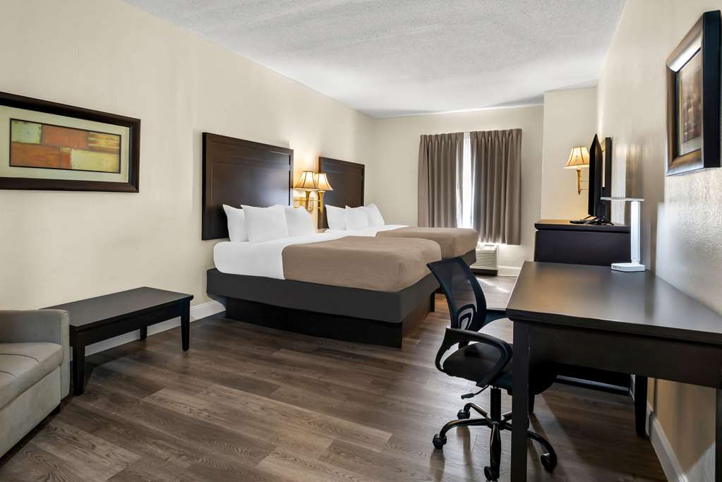 QUALITY INN AND SUITES LAFAYETTE-guestroom-Guest Room,On-Site.jpg