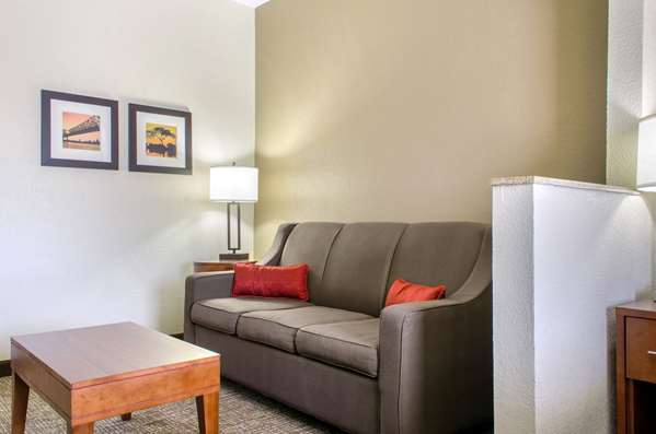 Suite - Comfort Inn & Suites Covington - I-12, Exit 63