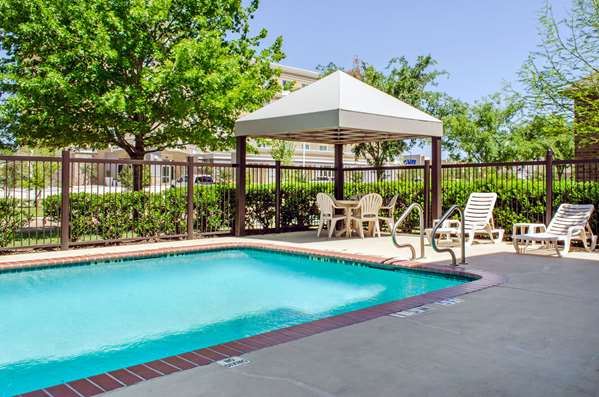 Pool - Comfort Inn & Suites Covington - I-12, Exit 63