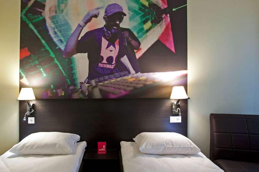 COMFORT HOTEL LT-guestroom-Guest Room,On-Site.jpg