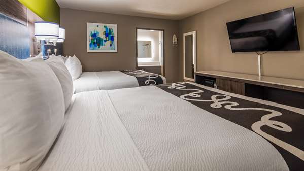  - SureStay Plus Hotel by Best Western Point Richmond