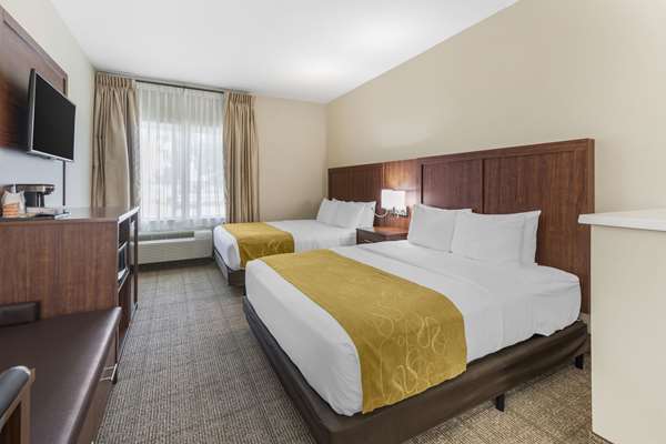  - Comfort Suites Tulare - CA 99, Exit 88