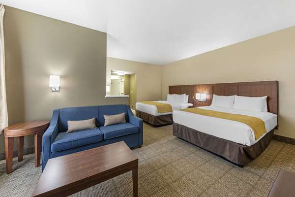 Suite - Comfort Suites Tulare - CA 99, Exit 88