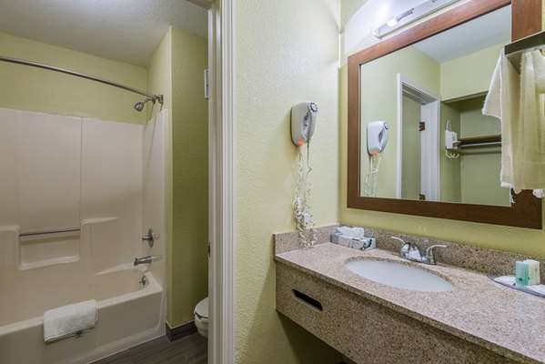 - Quality Inn & Suites Muncie