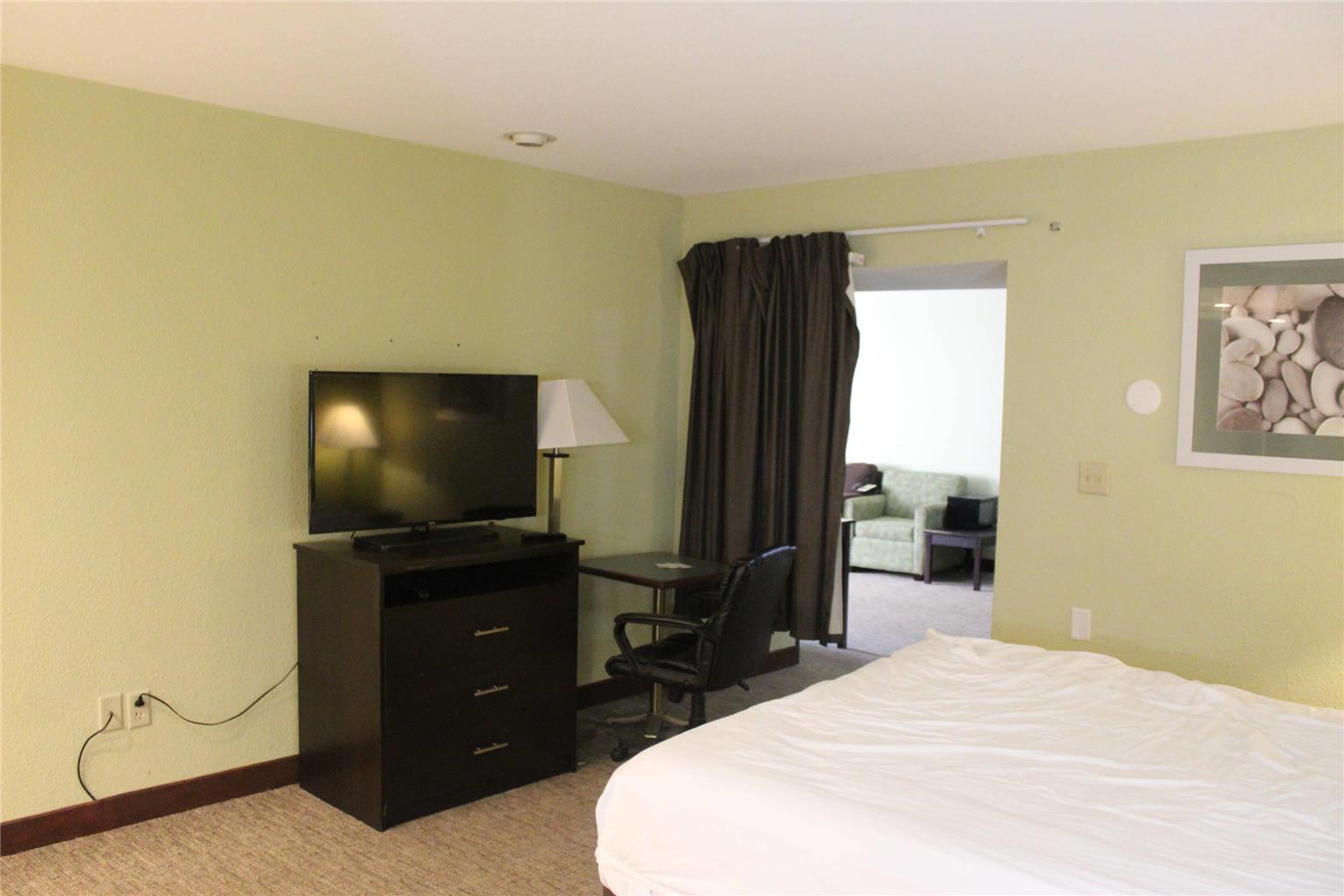 QUALITY INN AND SUITES UNIVERSITY A, photo 5