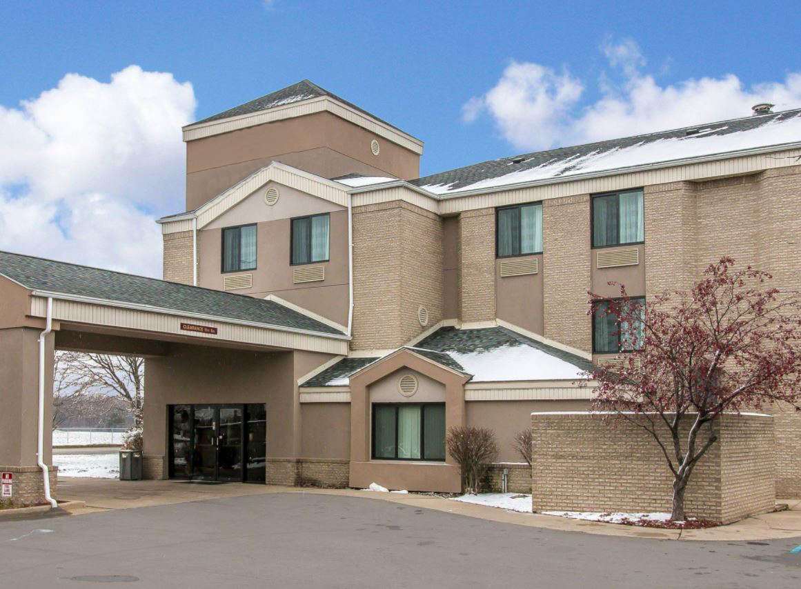Baymont Inn & Suites Flat Rock I75, Exit 29, MI See Discounts
