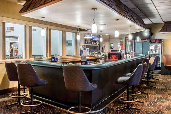 Bar - Baymont Inn & Suites Historic Route 66 Barstow