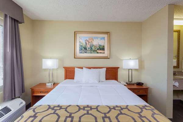  - Baymont Inn & Suites Historic Route 66 Barstow