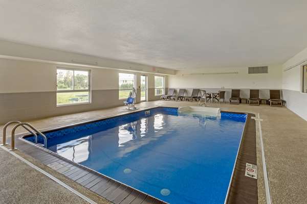 Pool - Comfort Inn Hobart - I-65, Exit 255