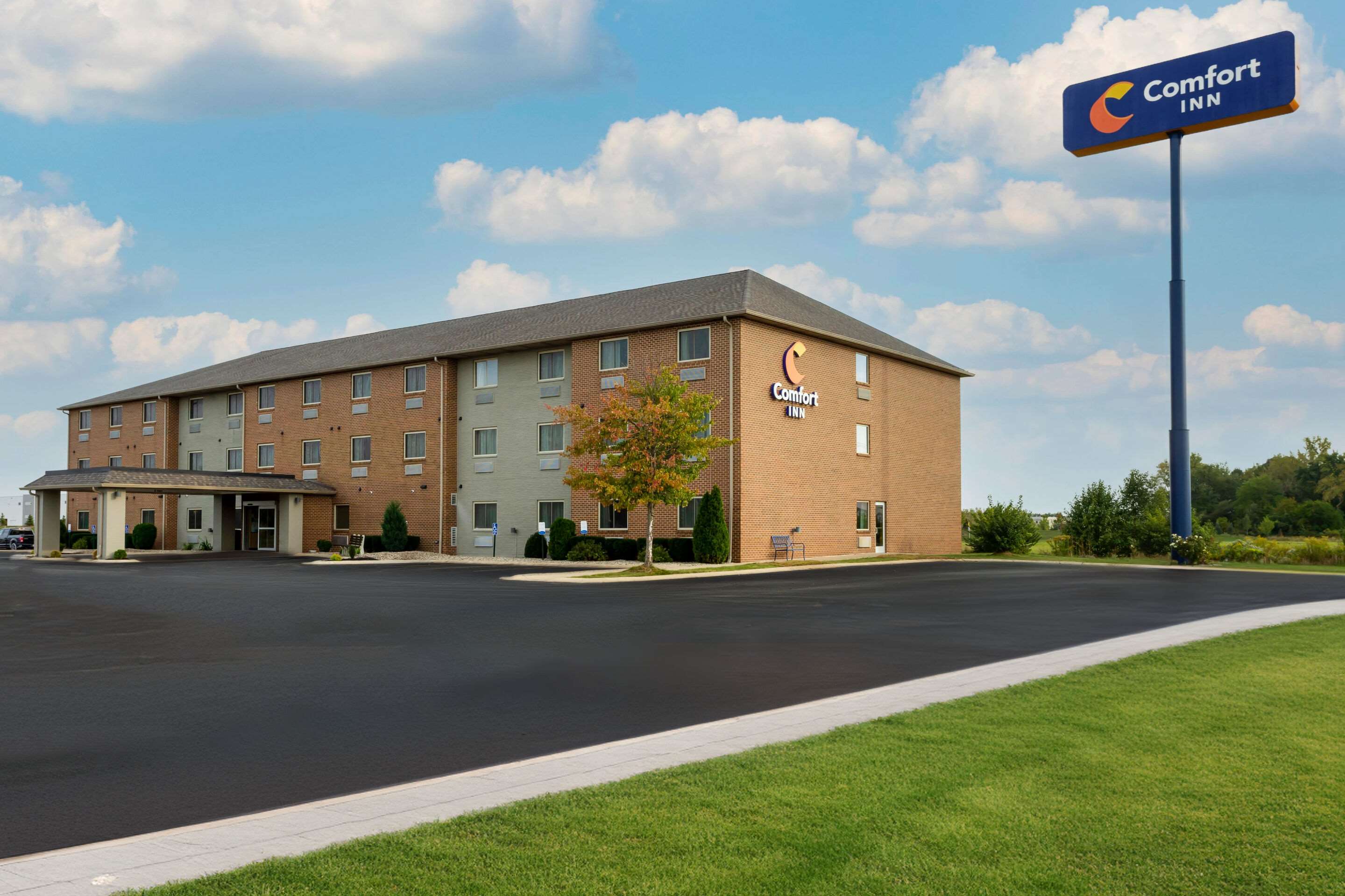 Hotel entrance | Comfort Inn Hobart - Merrillville