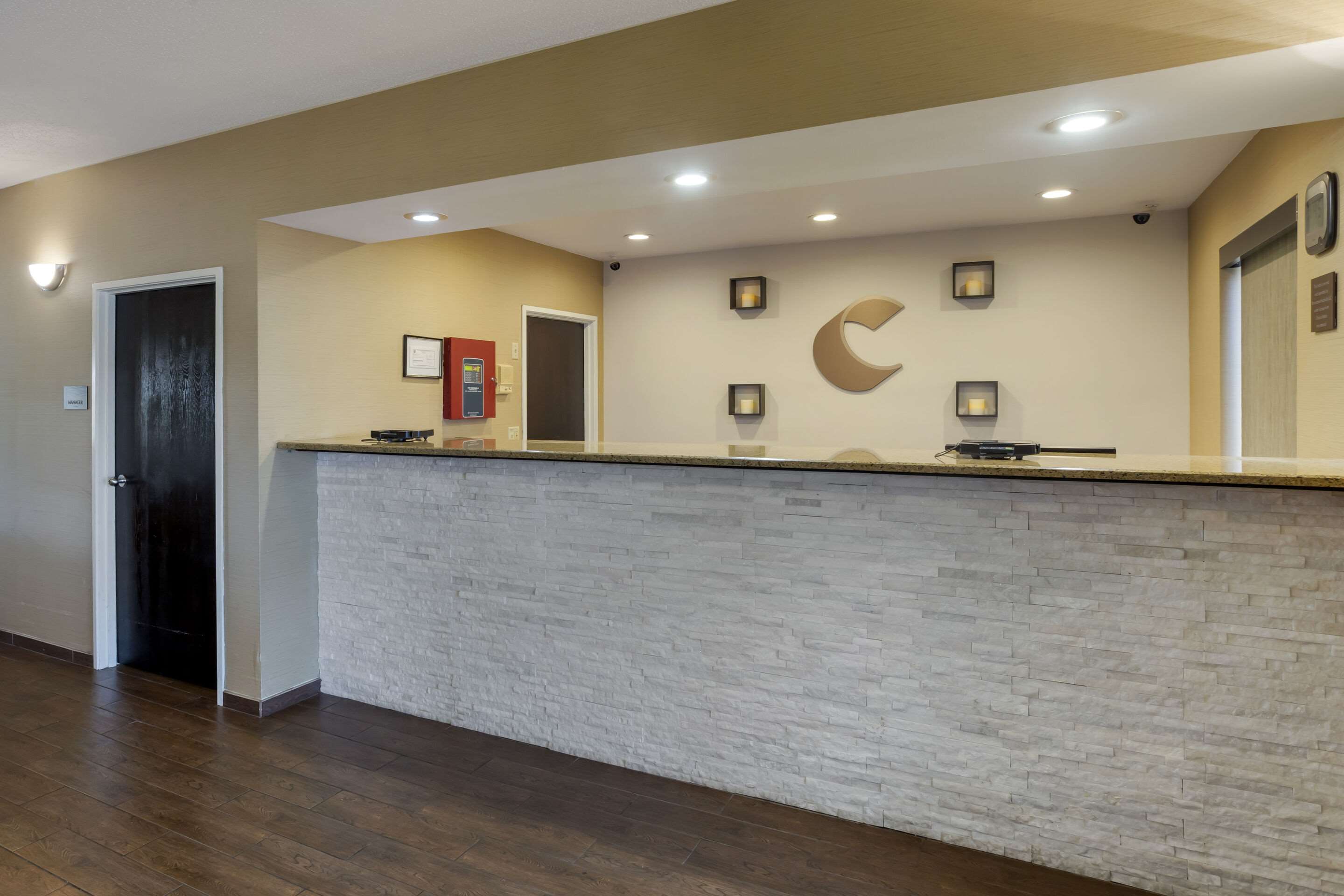 Front desk | Comfort Inn Hobart - Merrillville