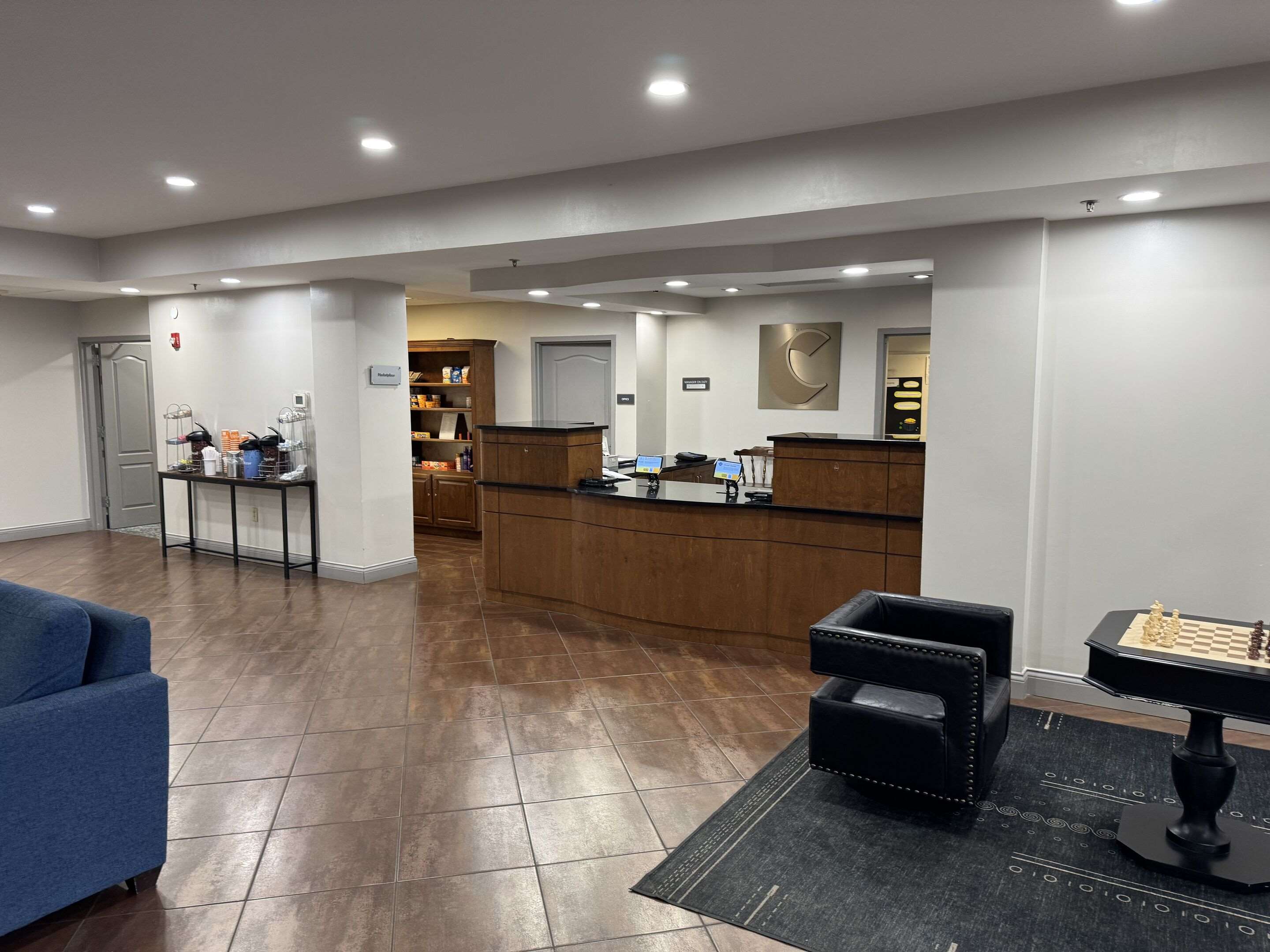 Hotel lobby | Comfort Suites East Knoxville