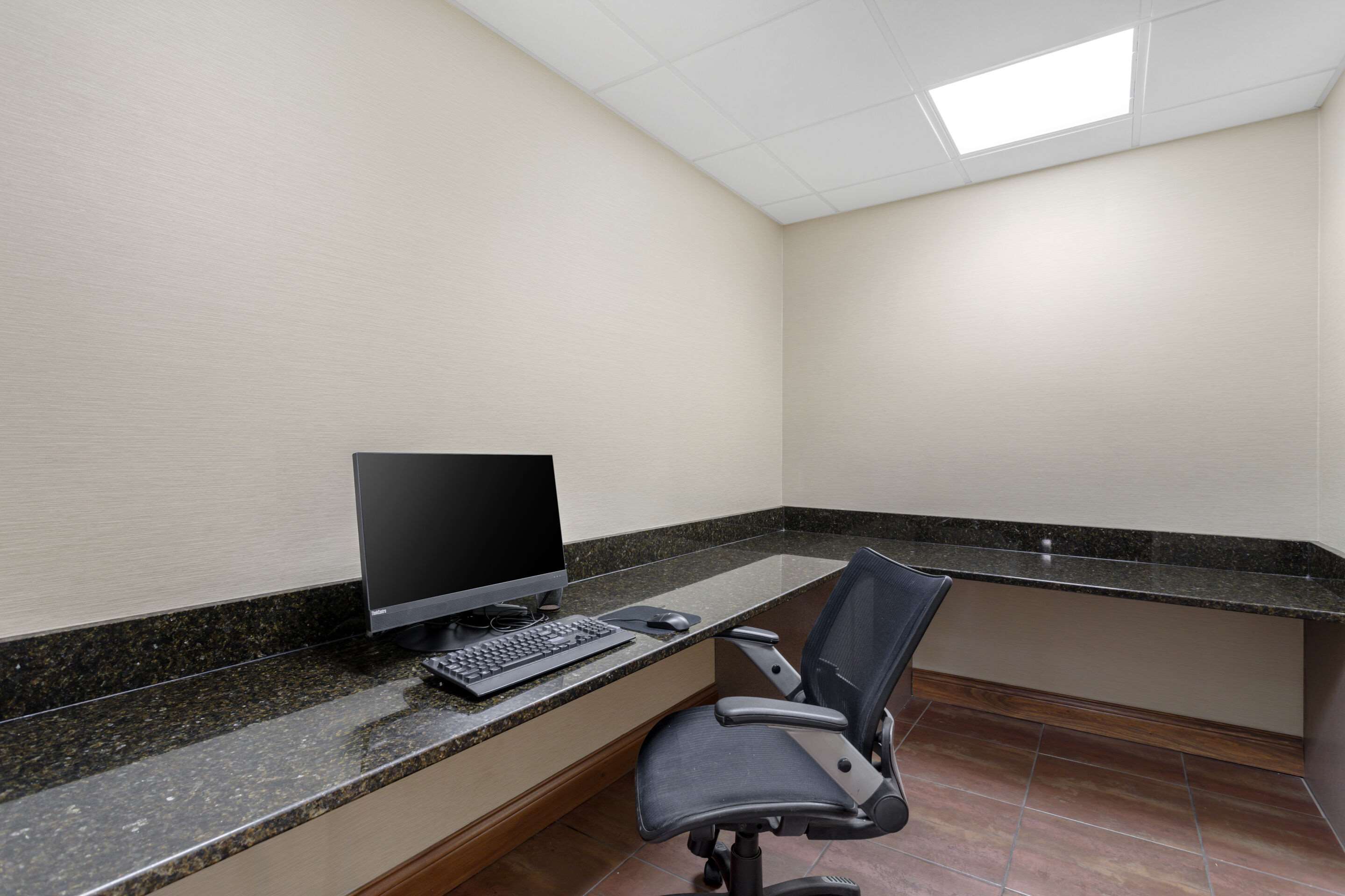 Business center | Comfort Suites East Knoxville
