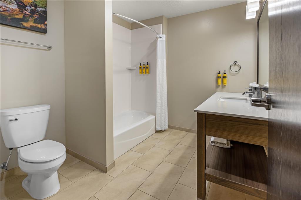 Best Western Plus Zion Canyon Inn & Suites-guestroom-Guest Room,Bathroom,Suite,On-Site.jpg