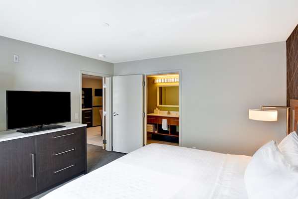  - Home2 Suites by Hilton Lambeau Field Green Bay