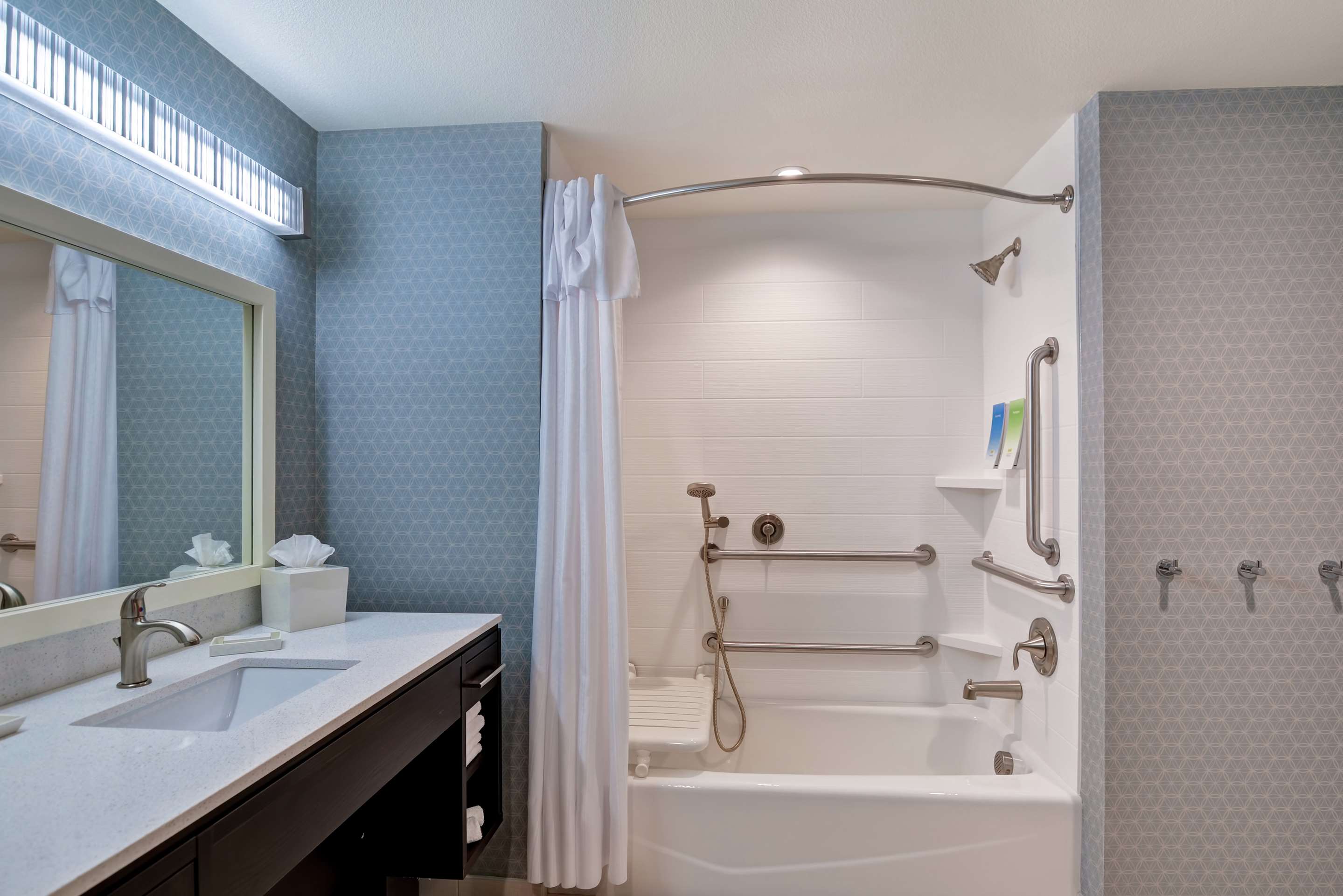 Guest room bath