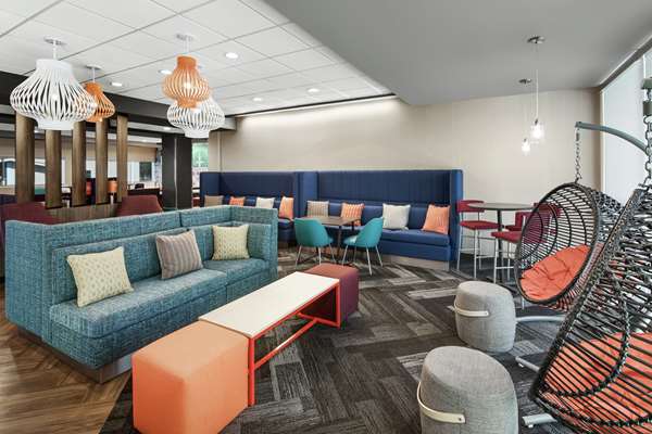  - Tru by Hilton Hotel Midtown Savannah