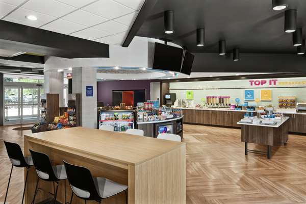 Amenities - Tru by Hilton Hotel Midtown Savannah