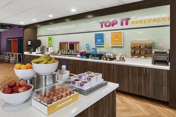 Amenities - Tru by Hilton Hotel Midtown Savannah