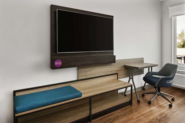  - Tru by Hilton Hotel Midtown Savannah