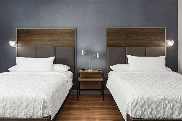  - Tru by Hilton Hotel Midtown Savannah