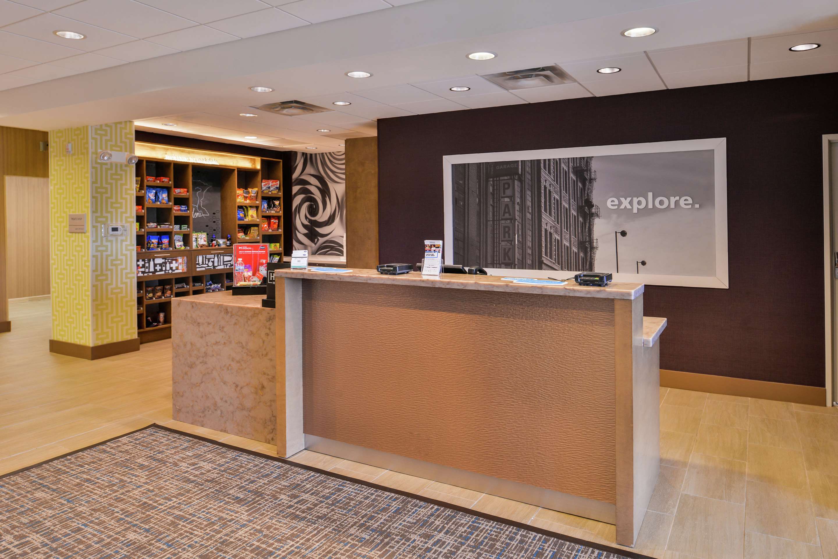 Reception | Hampton Inn & Suites St. Paul Oakdale/Woodbury